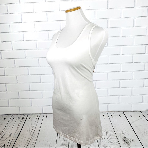 Zenana Outfitters White U Back Tank - L - Picture 3 of 5